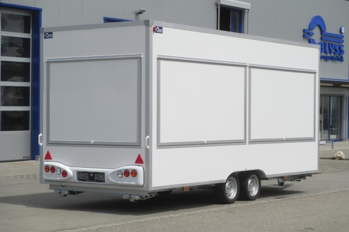 Przyczepa handlowa H27622HTL 